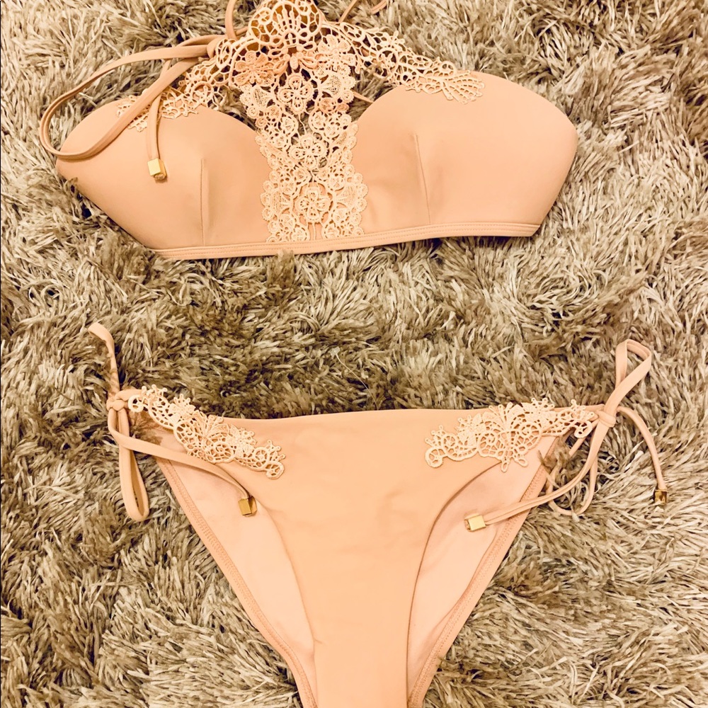 French scallop Lace 2-pc Halter Bikini w/Tassels